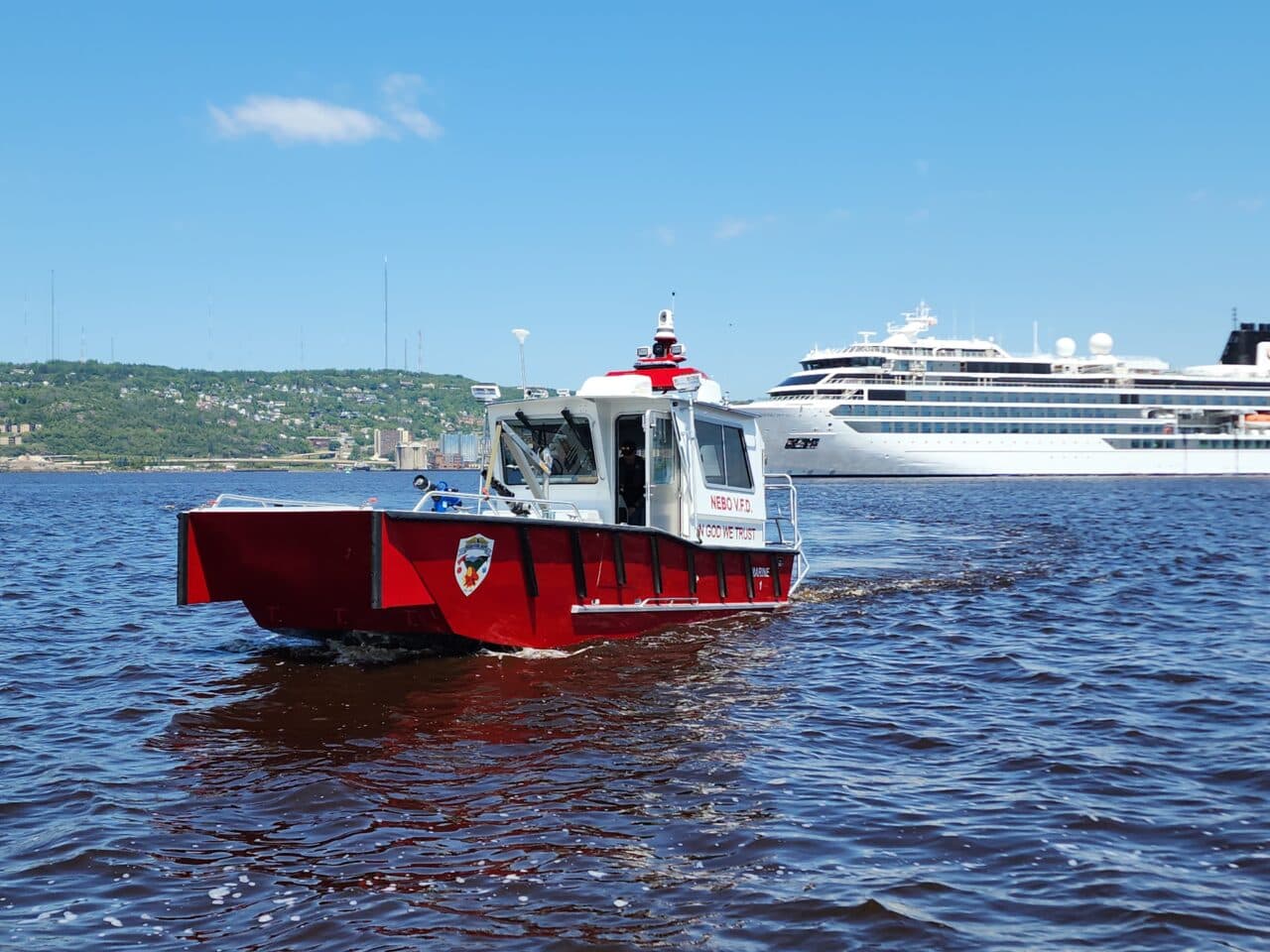 Representative Lake Assault LC28 fire and rescue boat underway, showing its broad hydraulic landing-craft bow