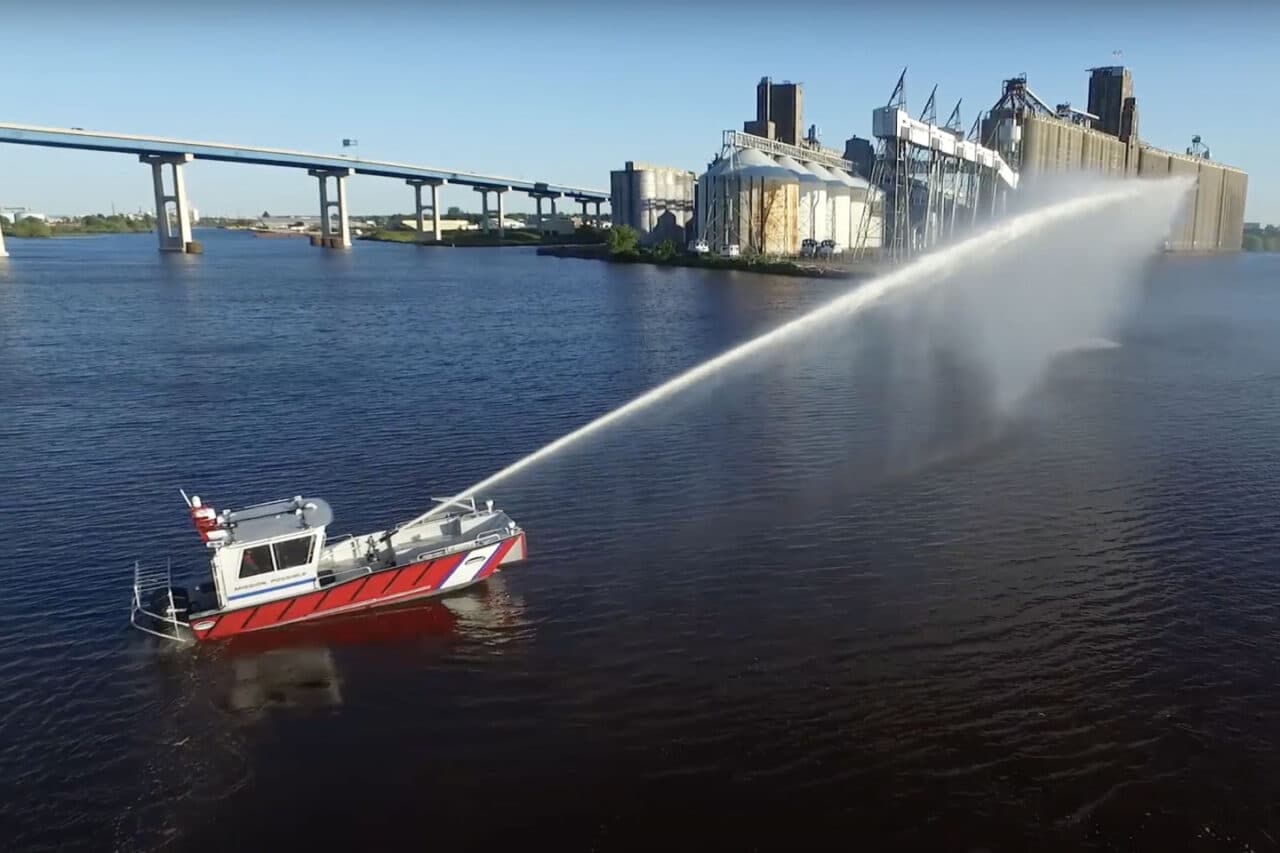 Representative Lake Assault LC28 fire boat operating its high-volume deck monitor